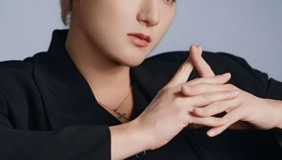 黄子韬一分钱卖卫生巾，把小米雷军打懵了！