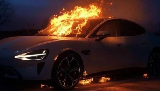 SU7又一起爆燃！2人身亡！小米回应了