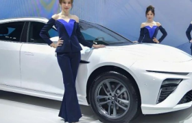 哪吒汽车“暴雷”！3000万新能源车主天塌了