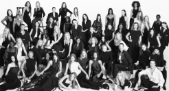 ZARA 携 50 位超模庆祝 50 周年