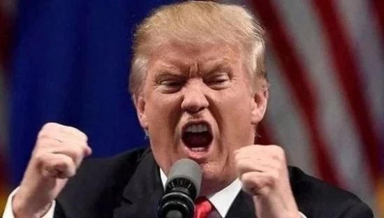 特朗普破防！逼沃尔玛“吞下”关税