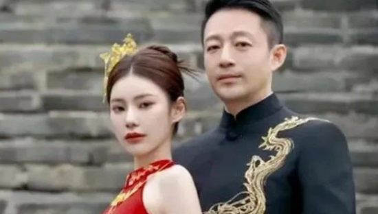 二婚汪小菲杀回直播间，麻六记又爆了！