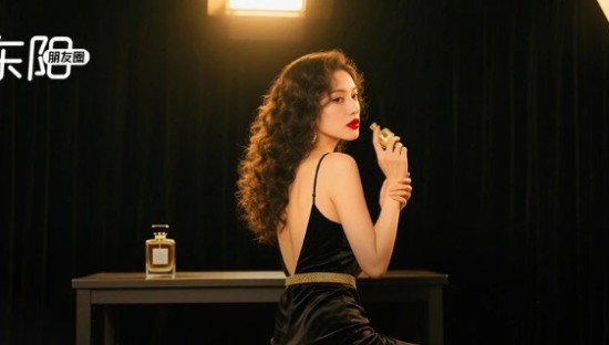 30天爆卖2个亿！抖音新一姐太野了