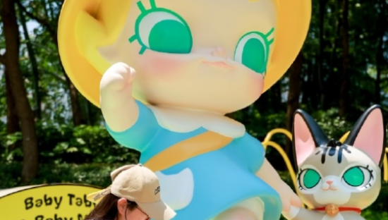 泡泡玛特带你坐上「喵星童话巴士」