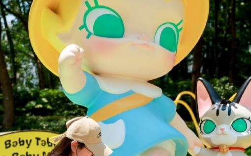 泡泡玛特带你坐上「喵星童话巴士」