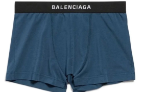 巴黎世家天价“内裤裙”，比“漏奶装”还炸裂！