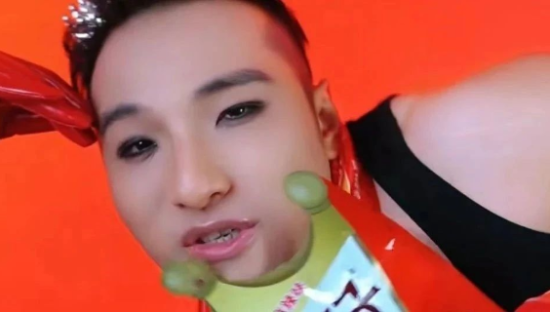 田一名带火“胳肢窝辣条”，麻辣王子天塌了！