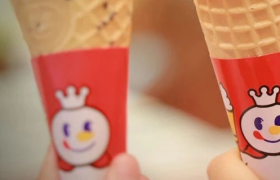 蜜雪冰城彻底“塌房”，网友：这次帮不了雪王了！