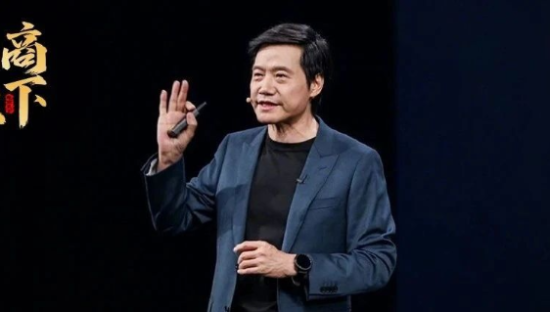 集体截胡YU7，友商捅了小米一刀