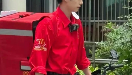 偶像剧顶流“转行”送外卖，麦当劳赢麻了！