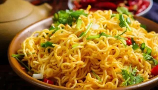 “量大管饱”的今麦郎，为何越卖越穷？