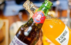 吴京代言的国产汽水，还是“卖身”给了美国