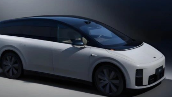 理想十周年，变阵先变人