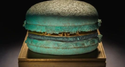 汉堡、薯条成“出土文物”，麦当劳海报太能蹭了！