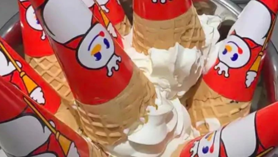 2元冰淇淋被骂上热搜榜首，蜜雪冰城又被审判了！