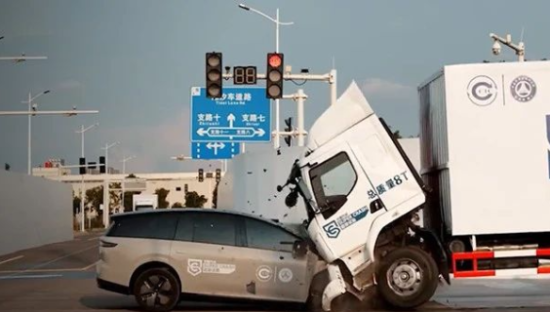 一场测试蒸发300亿！理想摊上事了