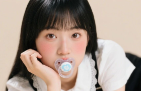 “成人奶嘴”爆火，比“白幼瘦”审美还炸裂！​