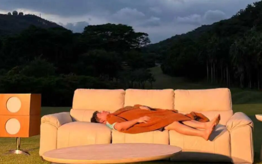 一口会social的锅，刷新了我对户外广告的认知