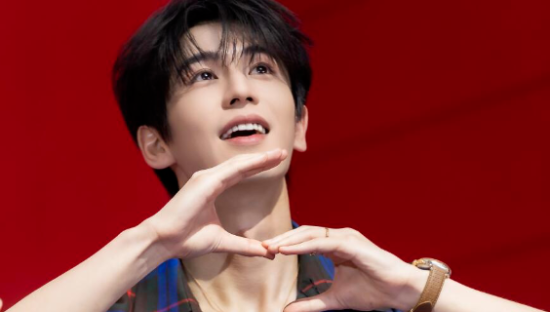 内娱“颜霸”再次霸屏！百丽把张凌赫请来陪你上下班？