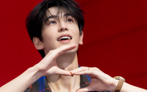 内娱“颜霸”再次霸屏！百丽把张凌赫请来陪你上下班？