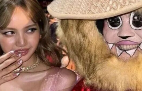 Lisa和Labubu合影被嘲，网友：太阴间了！