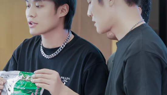 三只羊复播成功！小杨哥终于露面了