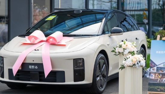 5分钟1万台，又一车企卖爆了！