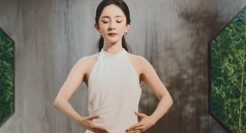 杨幂的抽象广告又更新了，这次是雅诗兰黛