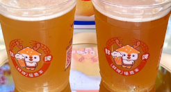 蜜雪冰城卖啤酒，网友：雪王真的“醉”了！