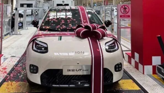 刘强东新车亮相，步了雷军后尘！